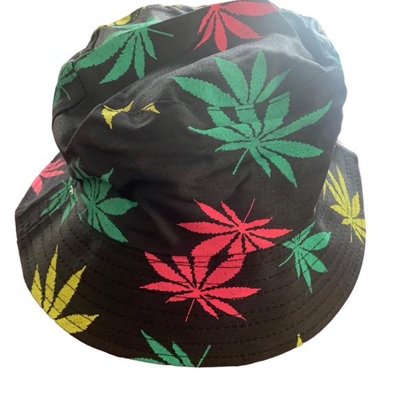 Bucket hat.  Weed print.  OSFM. NWT - Picture 2 of 3